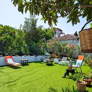 pela-veranda-exquisite-suites.hotelschalkidiki.net/